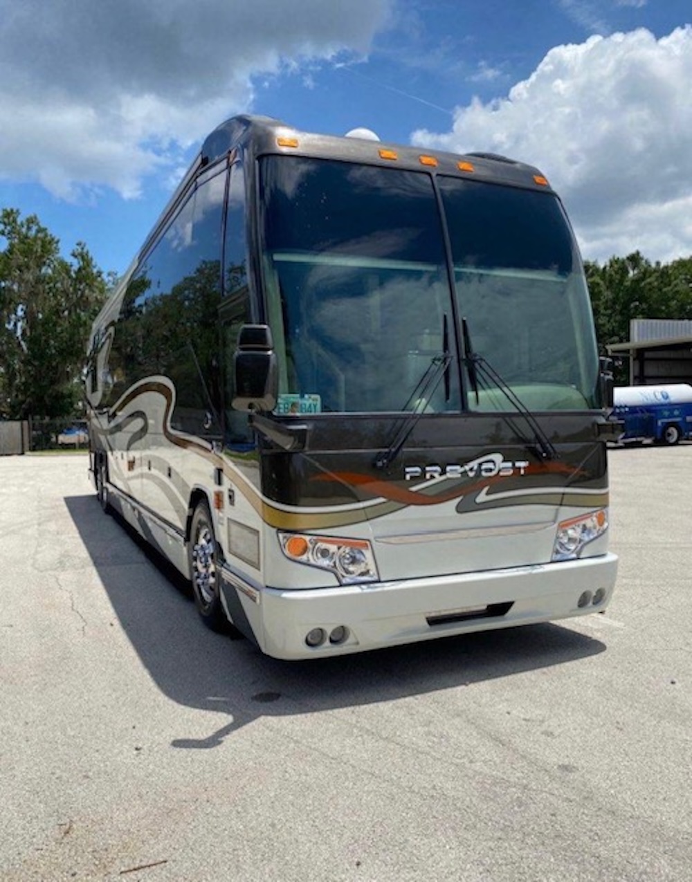 2010 Prevost Featherlite H3-45 For Sale
