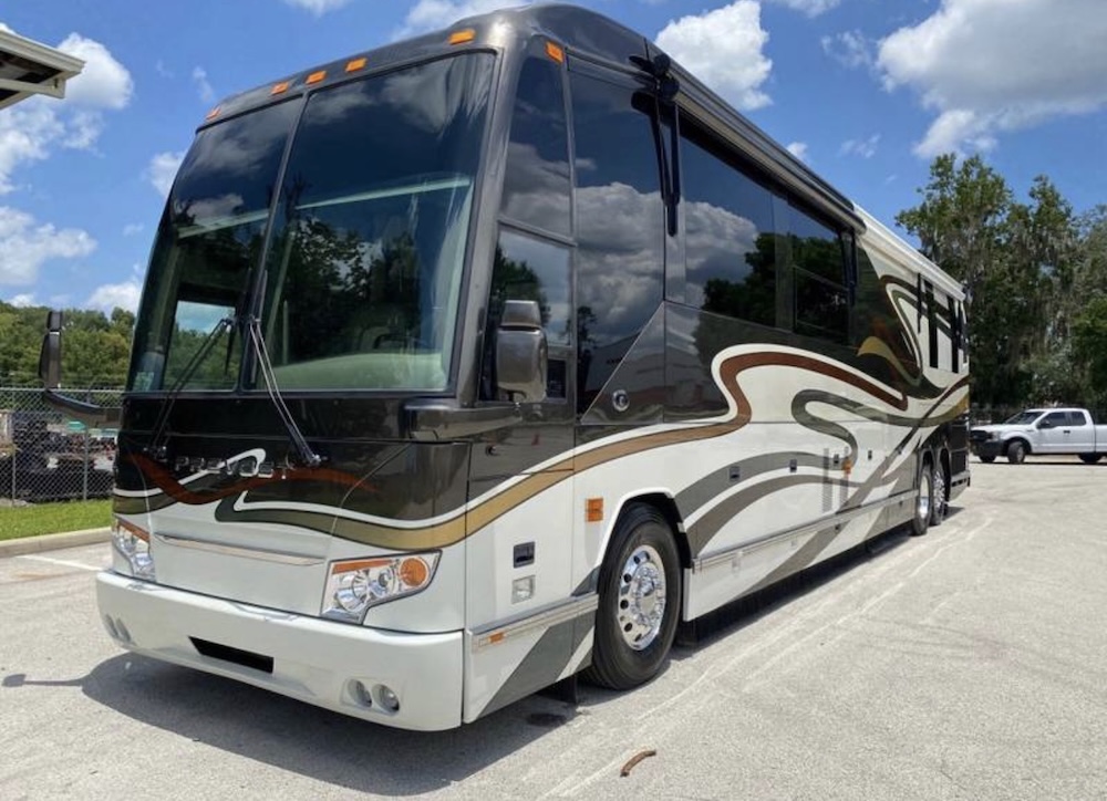 2010 Prevost Featherlite H3-45 For Sale