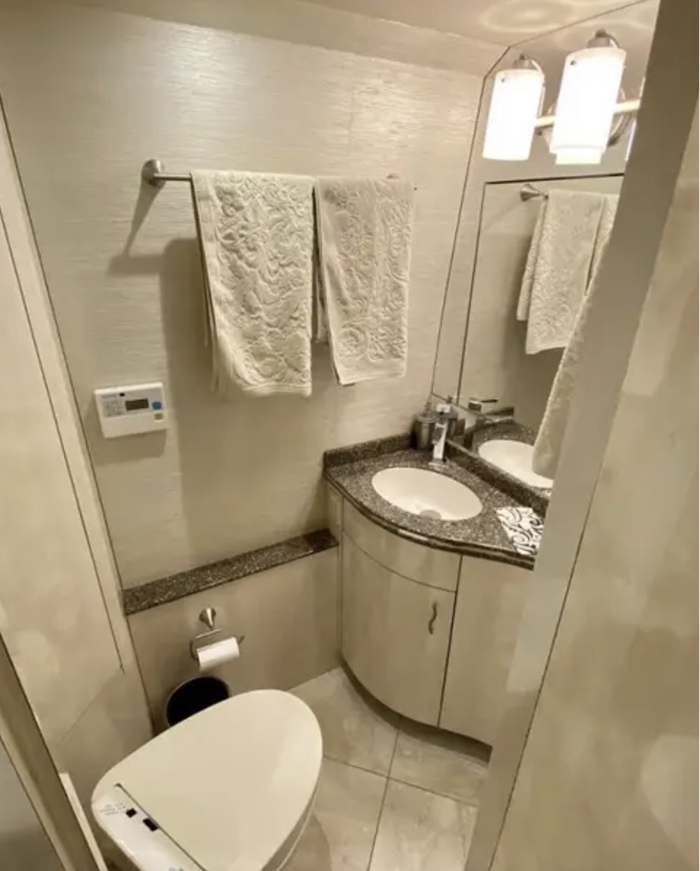 2010 Prevost Featherlite H3-45 For Sale