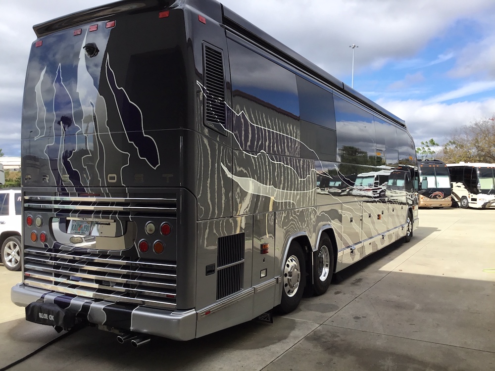 2010 Prevost Featherlite H3-45 For Sale