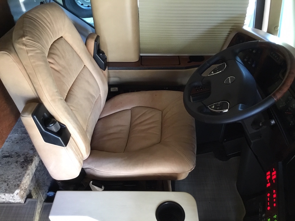 2010 Prevost Featherlite H3-45 For Sale