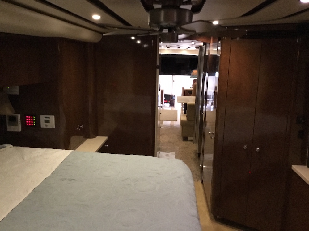 2010 Prevost Featherlite H3-45 For Sale