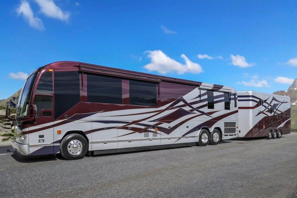 20010Prevost Featherlite H3-45 For Sale