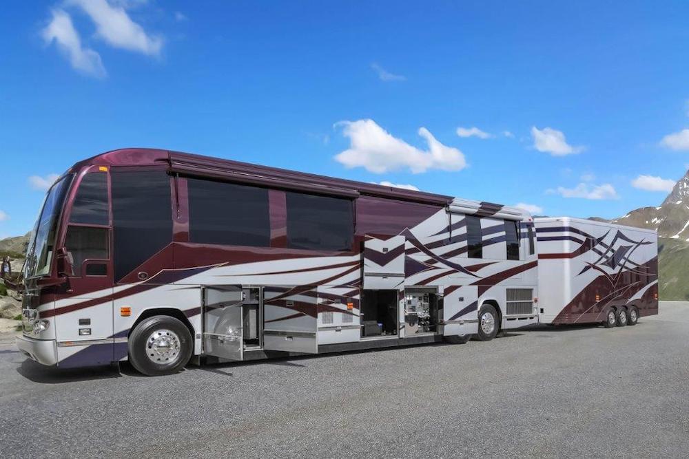 20010Prevost Featherlite H3-45 For Sale