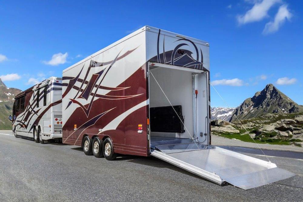 20010Prevost Featherlite H3-45 For Sale