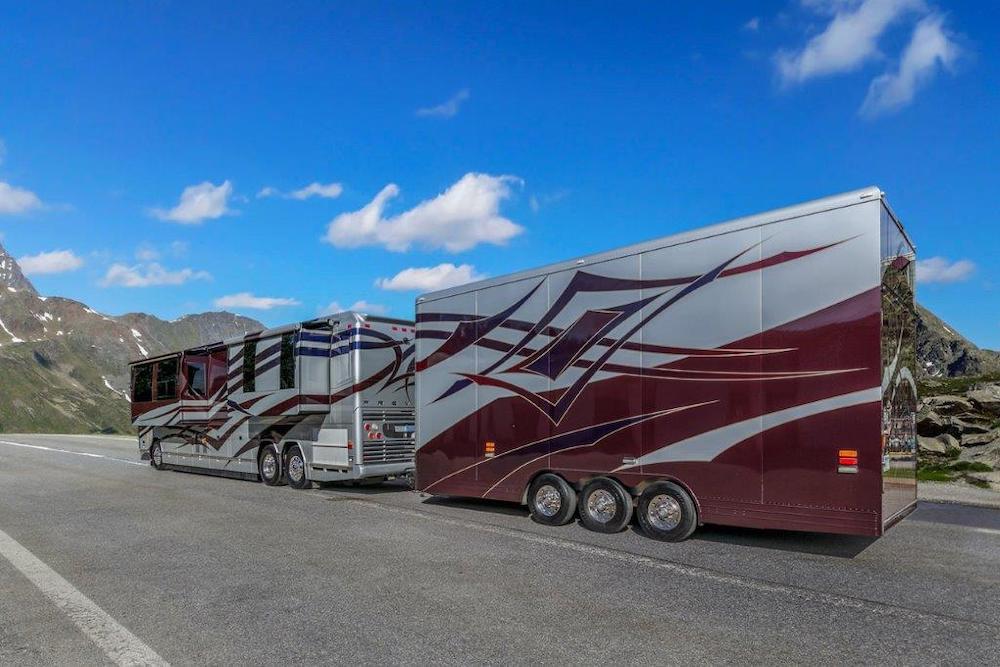 20010Prevost Featherlite H3-45 For Sale