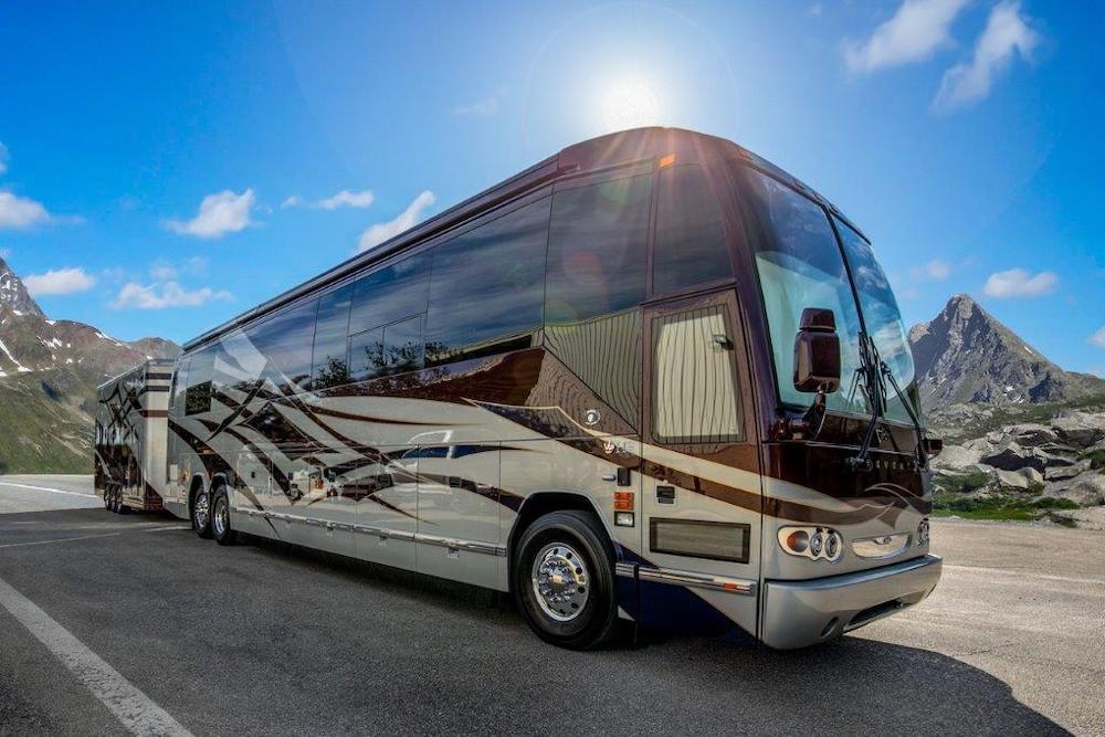 20010Prevost Featherlite H3-45 For Sale