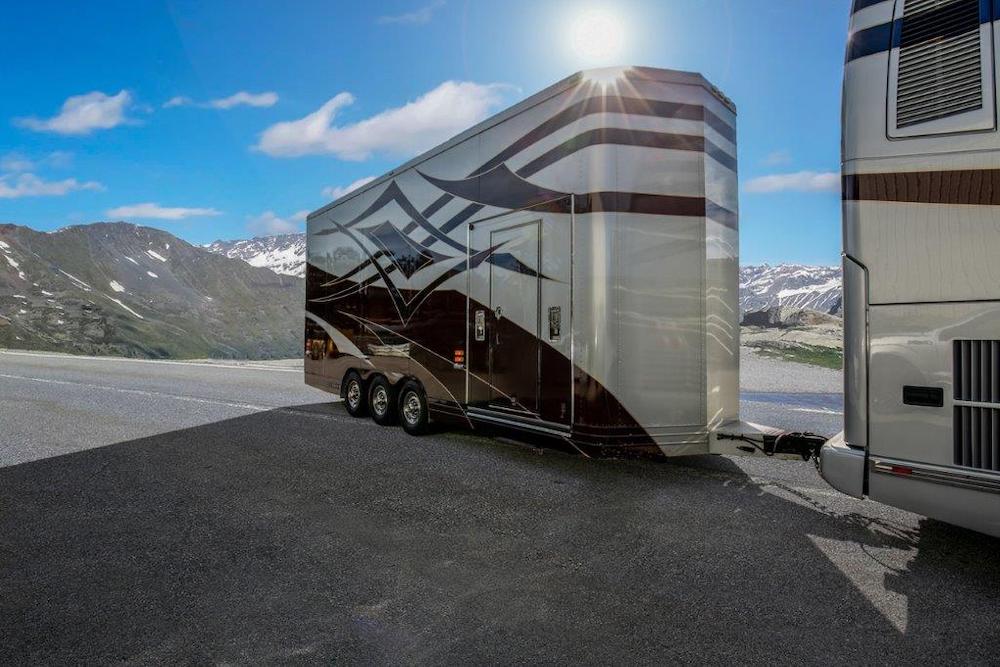 20010Prevost Featherlite H3-45 For Sale