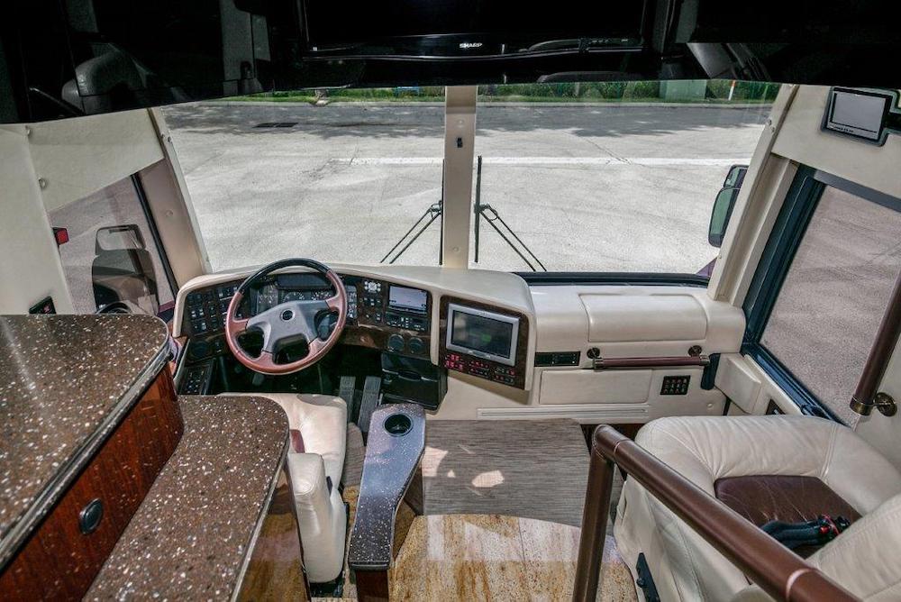 20010Prevost Featherlite H3-45 For Sale