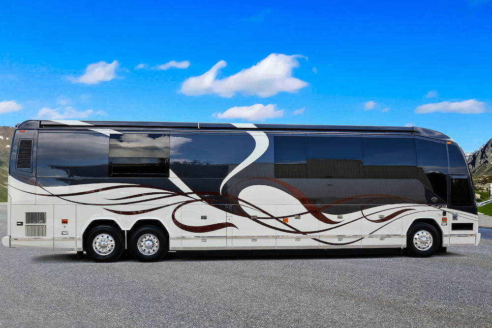 2010 Prevost Featherlite H3-45 For Sale