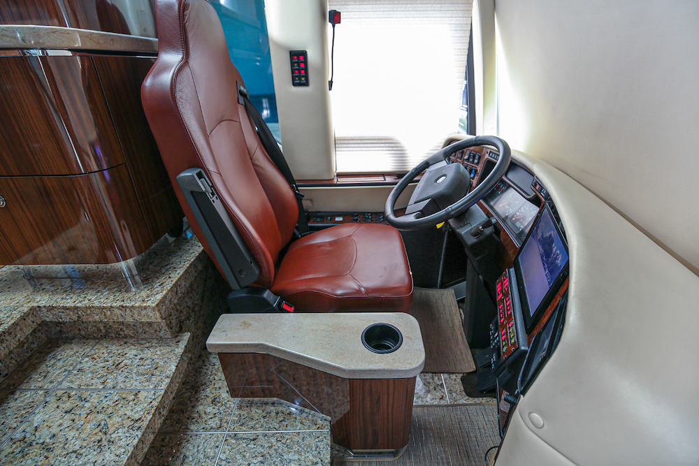 2010 Prevost Featherlite H3-45 For Sale