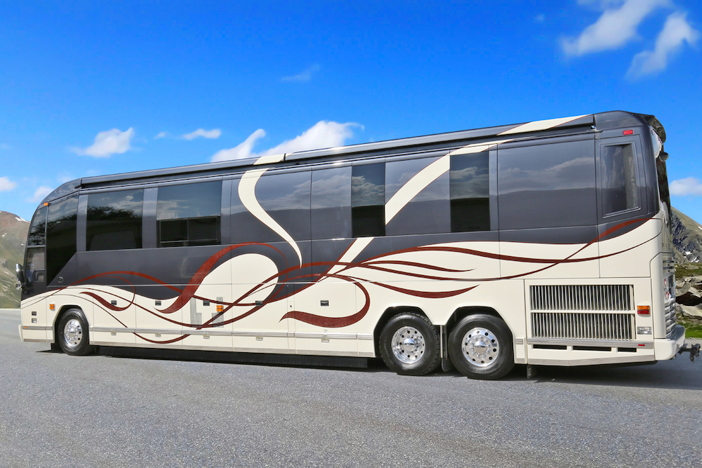 2010 Prevost Featherlite H3-45 For Sale