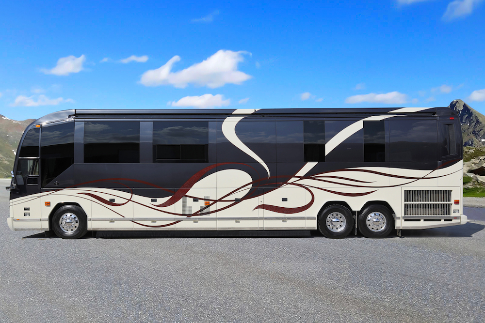 2010 Prevost Featherlite H3-45 For Sale