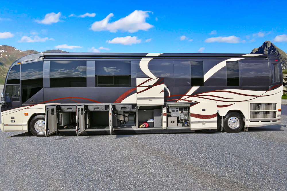 2010 Prevost Featherlite H3-45 For Sale