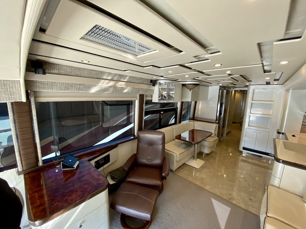 2010 Prevost Featherlite H3-45 For Sale