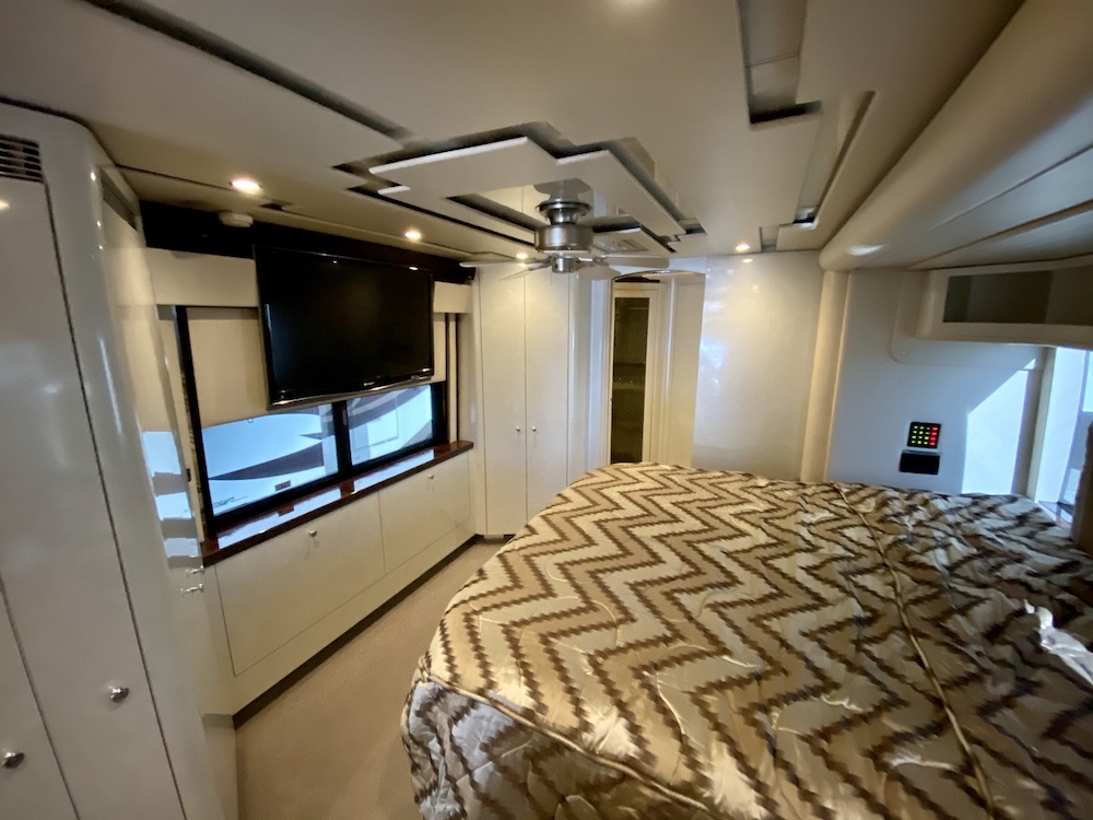 2010 Prevost Featherlite H3-45 For Sale