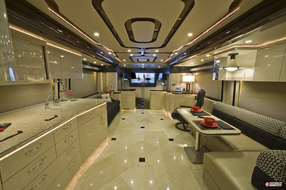 2010 Prevost Featherlite H3-45 For Sale