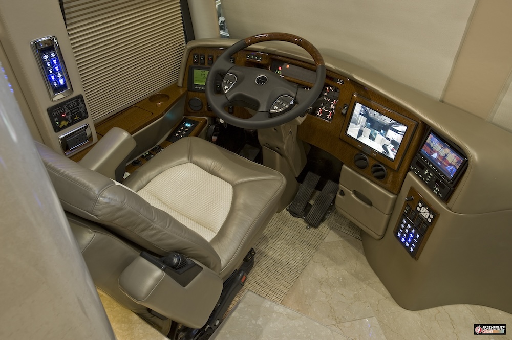 2010 Prevost Featherlite H3-45 For Sale