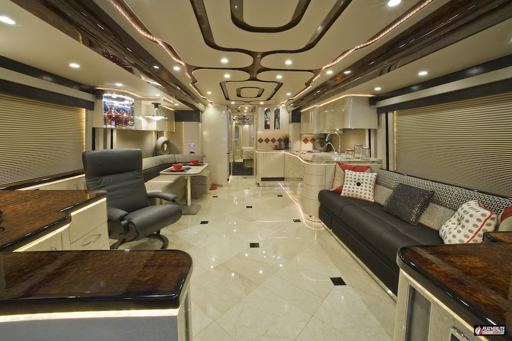 2010 Prevost Featherlite H3-45 For Sale