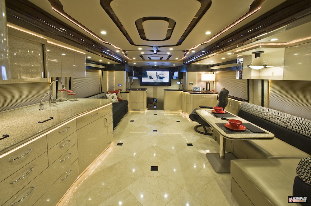 2010 Prevost Featherlite H3-45 For Sale