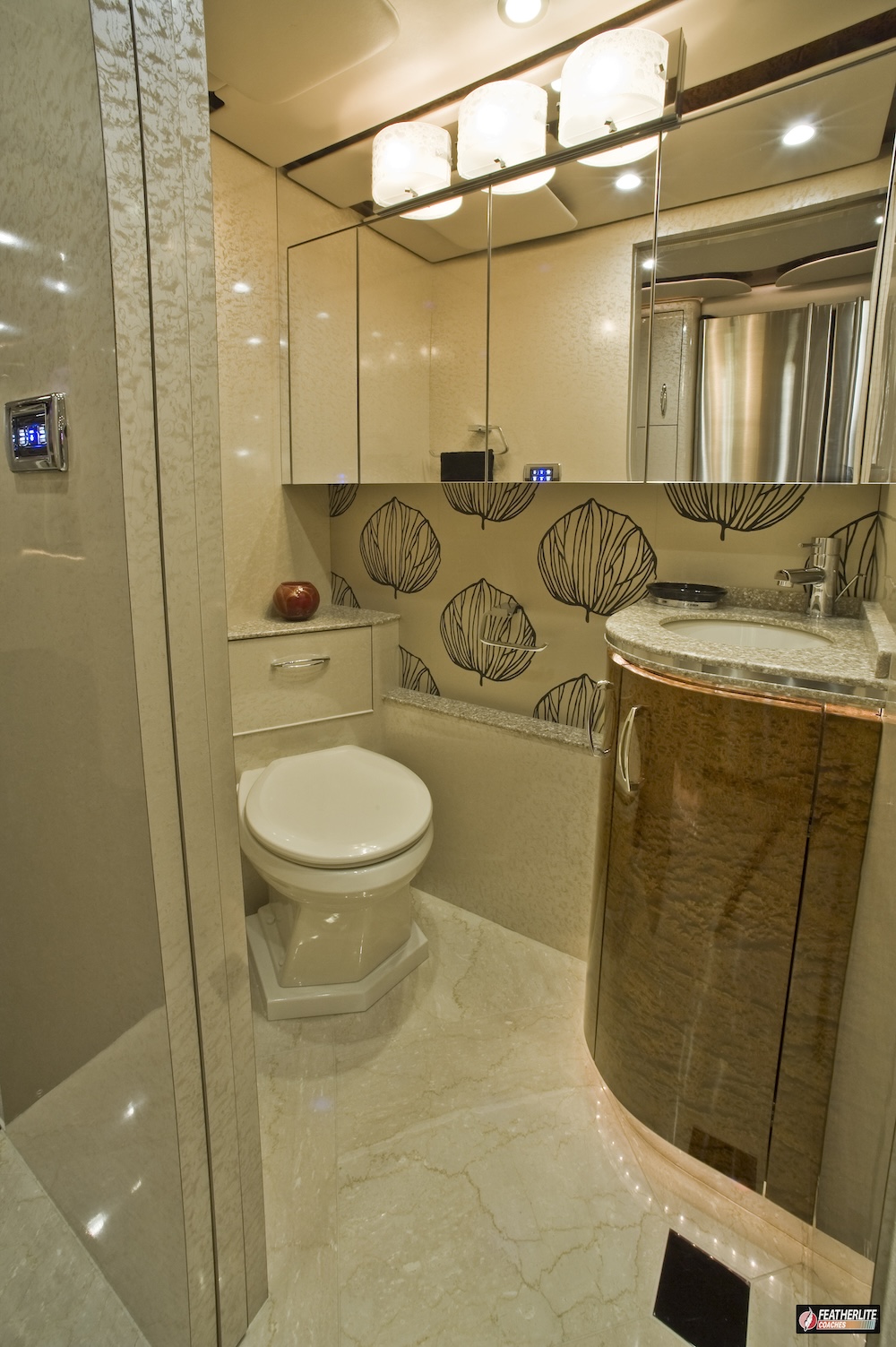 2010 Prevost Featherlite H3-45 For Sale