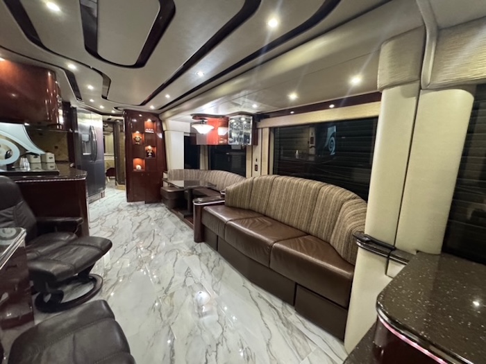 2010 Prevost Featherlite H3-45 For Sale