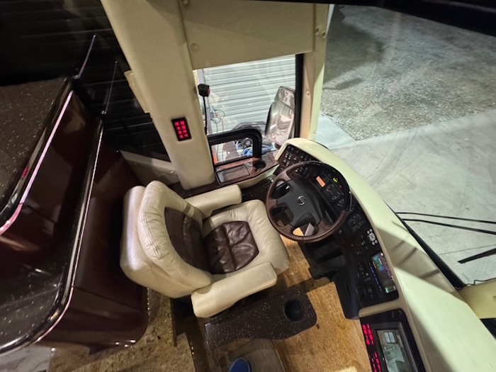 2010 Prevost Featherlite H3-45 For Sale