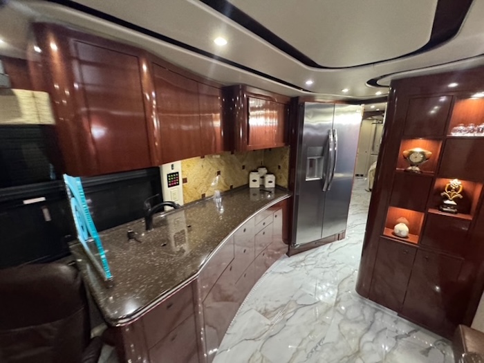2010 Prevost Featherlite H3-45 For Sale