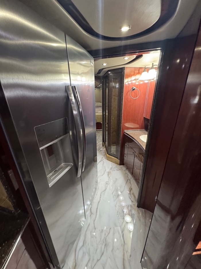 2010 Prevost Featherlite H3-45 For Sale