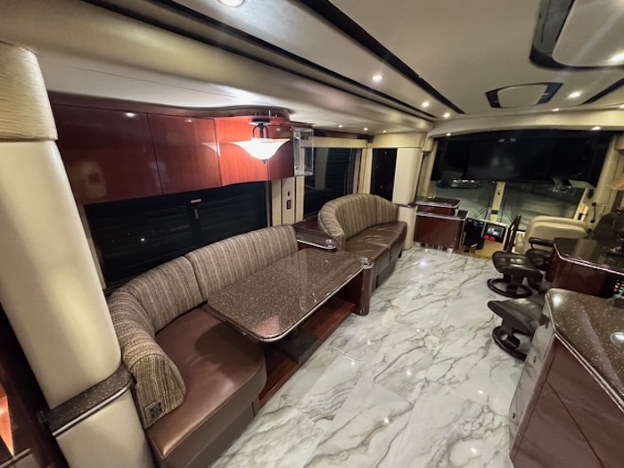 2010 Prevost Featherlite H3-45 For Sale