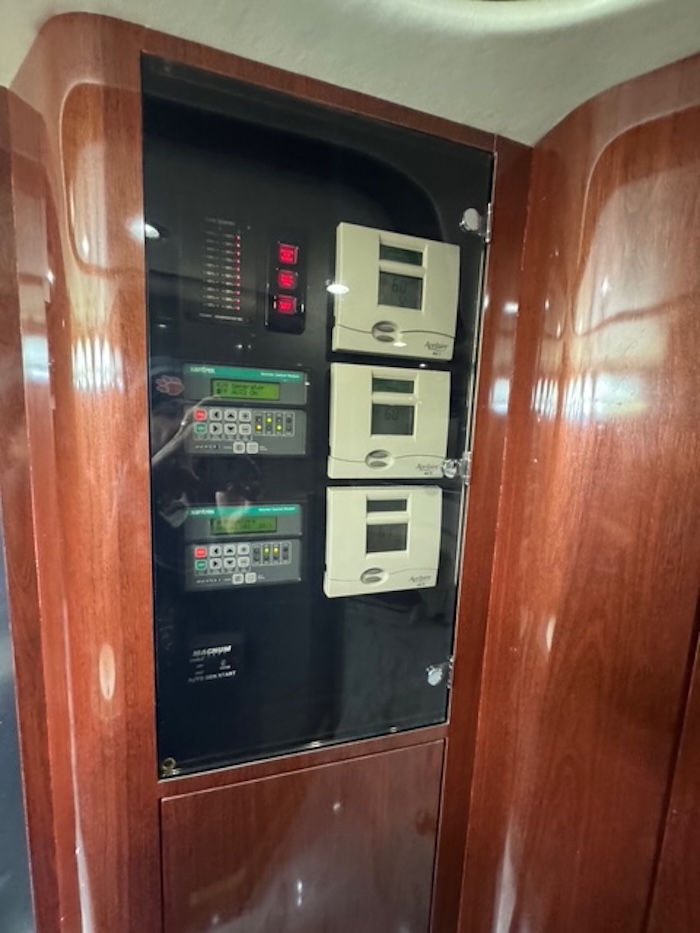 2010 Prevost Featherlite H3-45 For Sale