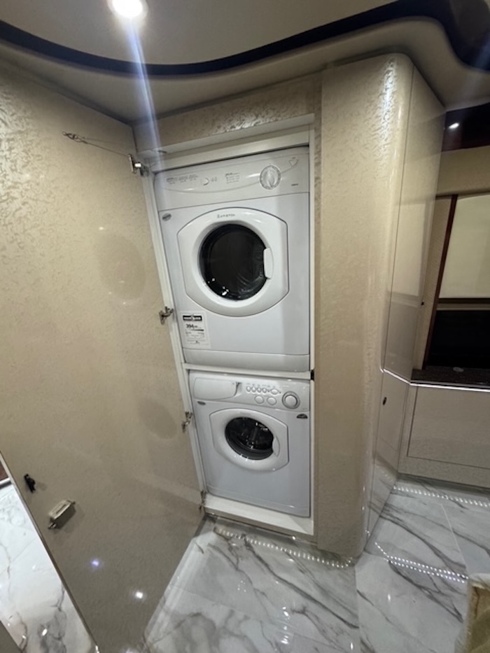 2010 Prevost Featherlite H3-45 For Sale