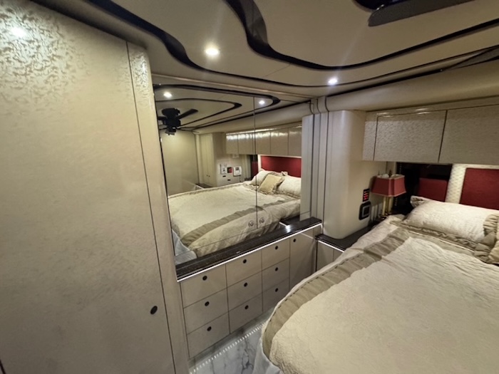 2010 Prevost Featherlite H3-45 For Sale