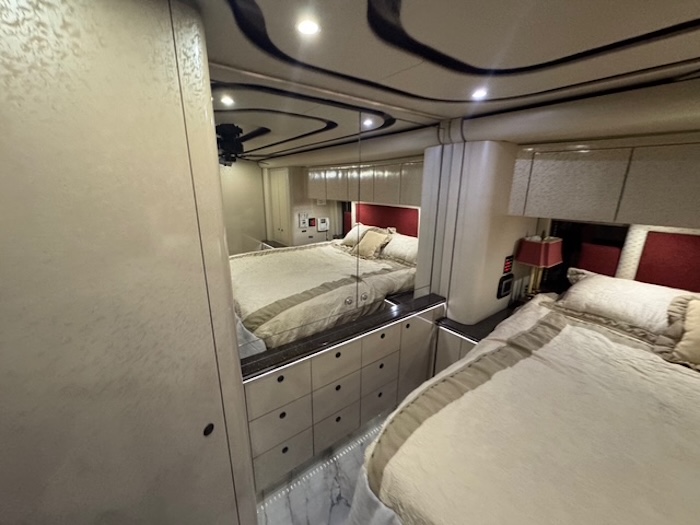 2010 Prevost Featherlite H3-45 For Sale