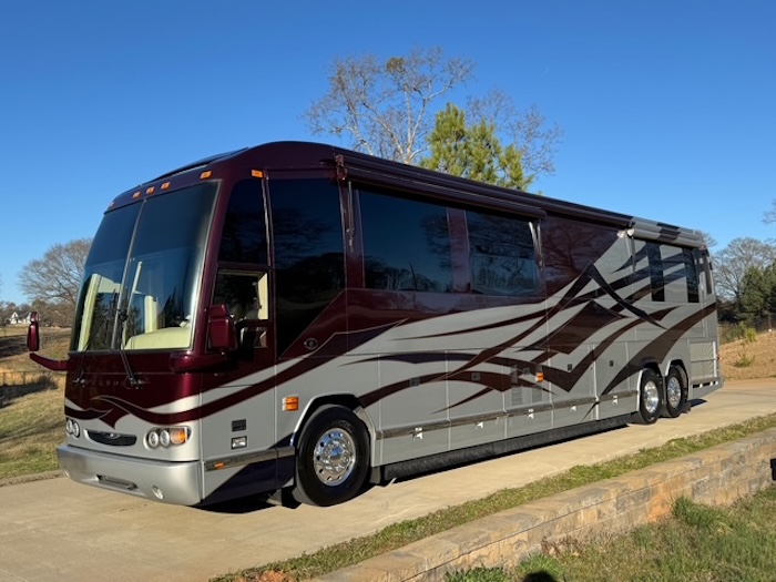 2010 Prevost Featherlite H3-45 For Sale