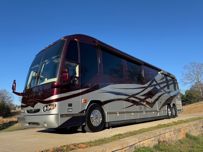 2010 Prevost Featherlite H3-45 For Sale