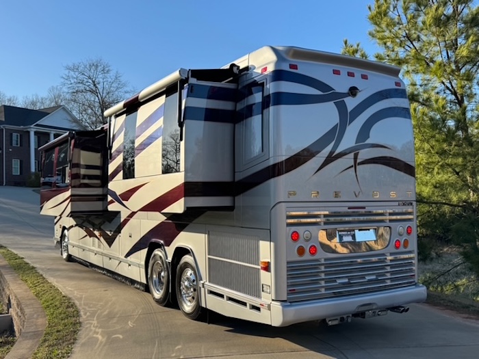 2010 Prevost Featherlite H3-45 For Sale