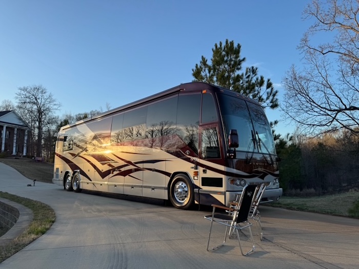 2010 Prevost Featherlite H3-45 For Sale
