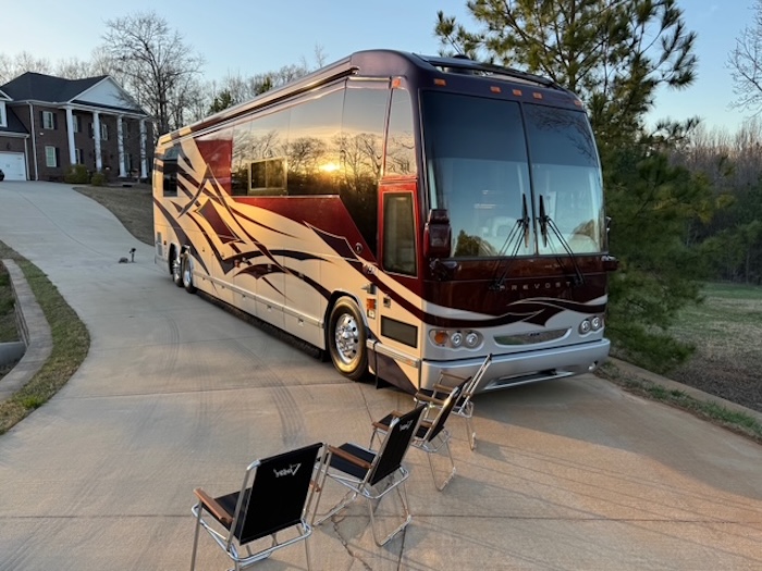 2010 Prevost Featherlite H3-45 For Sale
