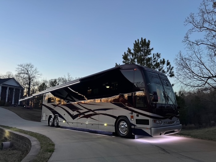 2010 Prevost Featherlite H3-45 For Sale