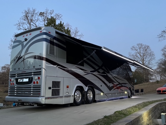 2010 Prevost Featherlite H3-45 For Sale