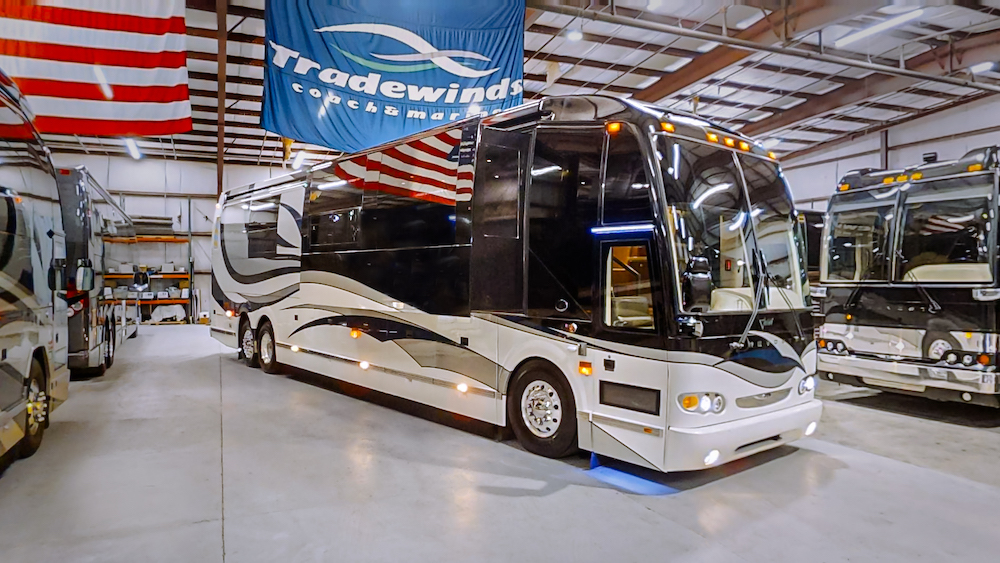 2010 Prevost Featherlite H3-45 For Sale