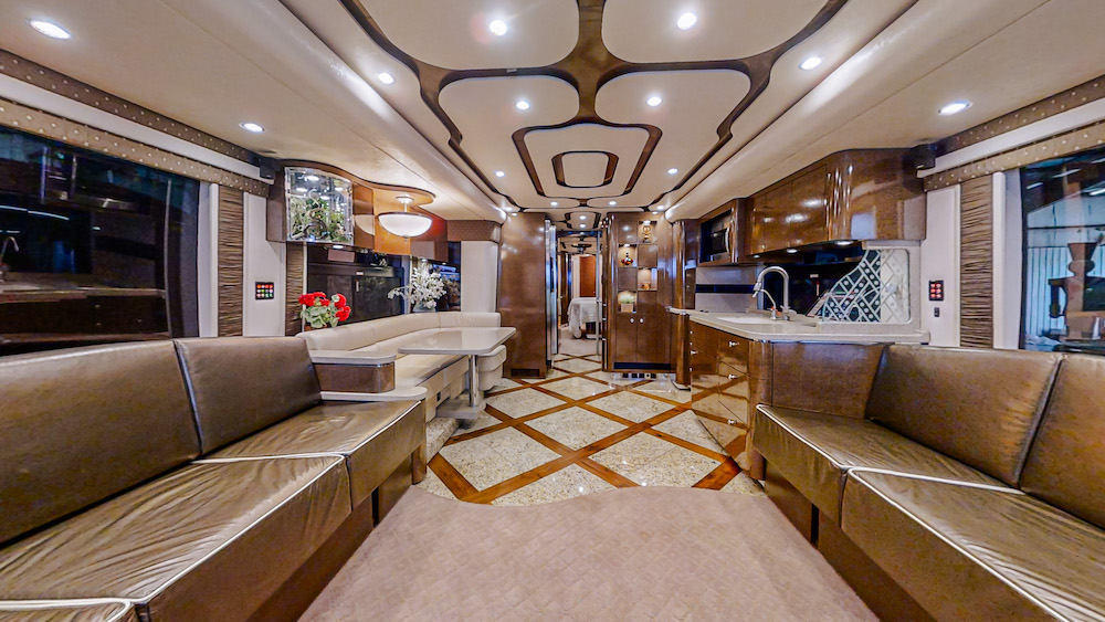 2010 Prevost Featherlite H3-45 For Sale