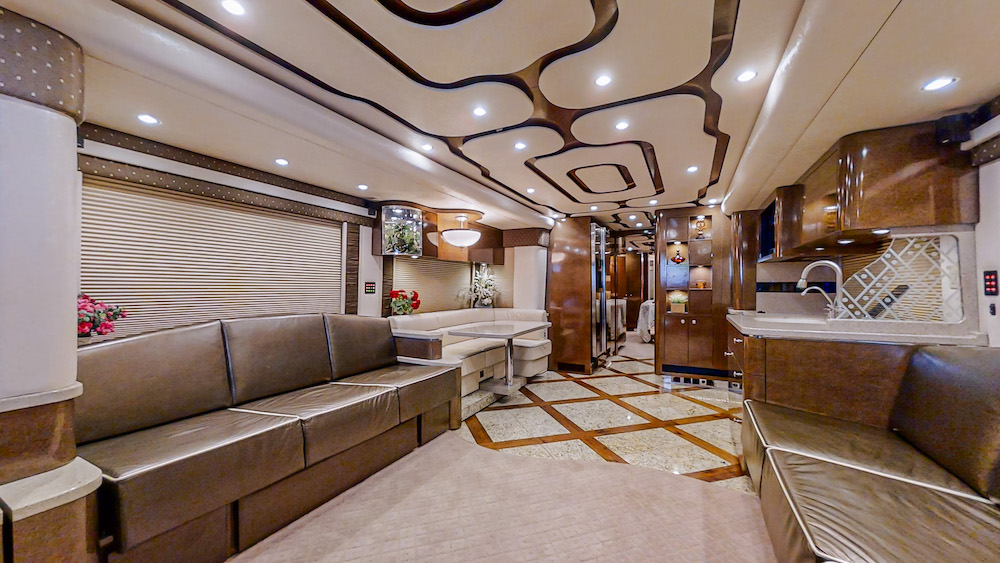 2010 Prevost Featherlite H3-45 For Sale