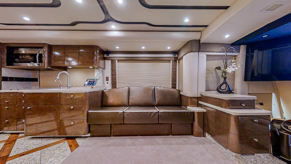 2010 Prevost Featherlite H3-45 For Sale