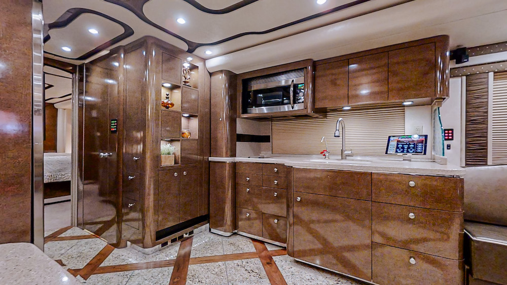 2010 Prevost Featherlite H3-45 For Sale