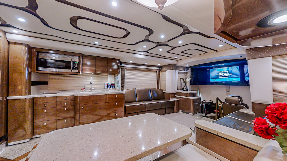 2010 Prevost Featherlite H3-45 For Sale