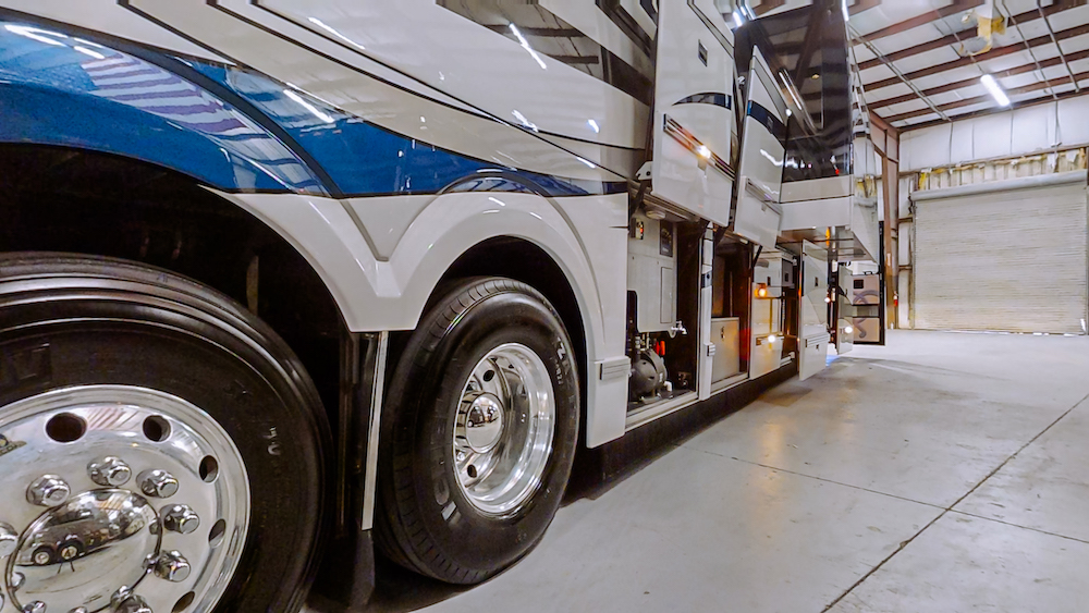 2010 Prevost Featherlite H3-45 For Sale