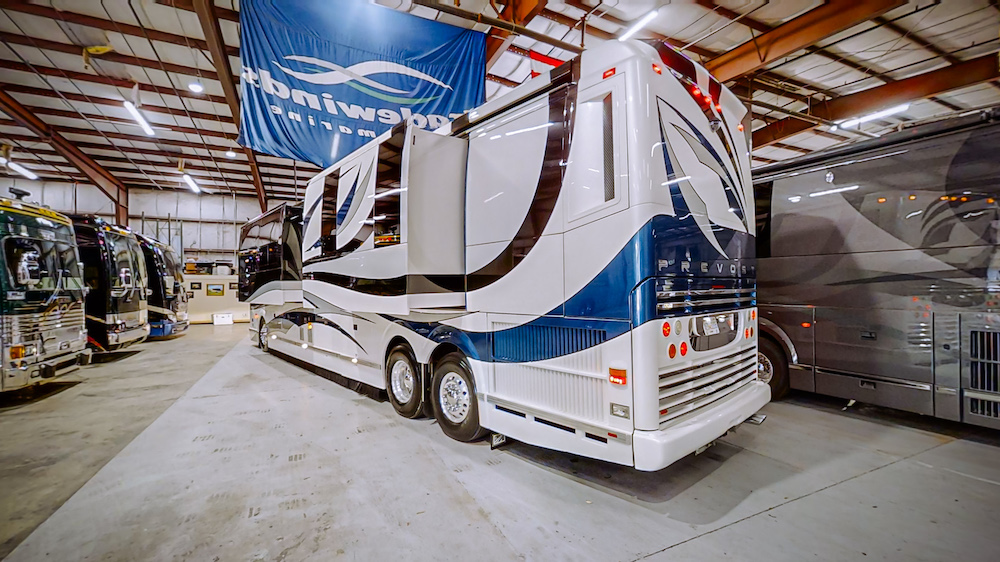 2010 Prevost Featherlite H3-45 For Sale