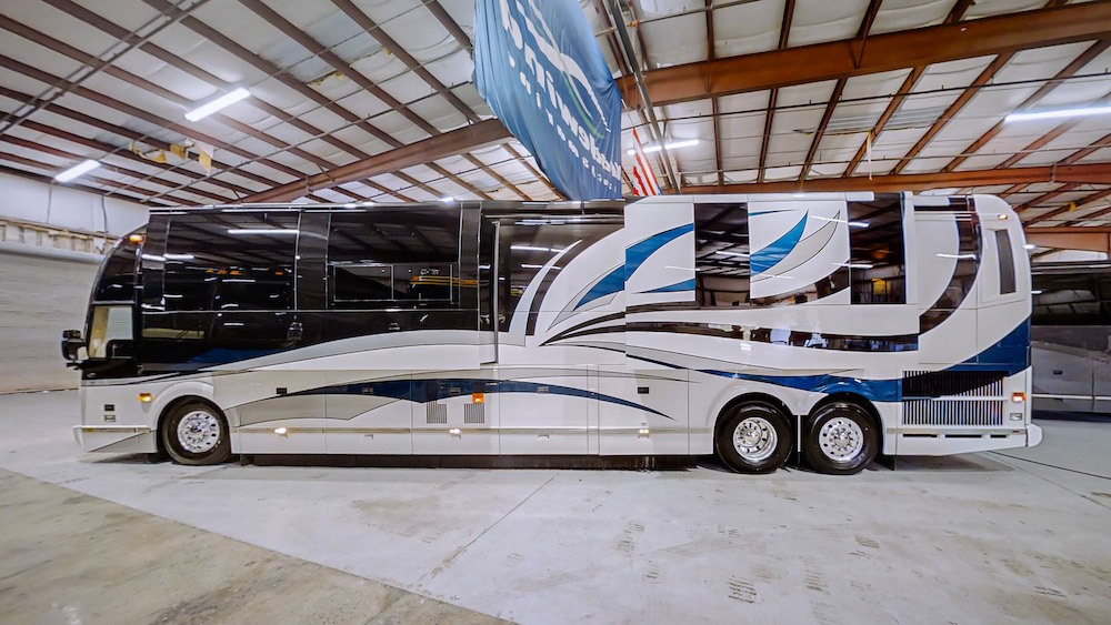 2010 Prevost Featherlite H3-45 For Sale